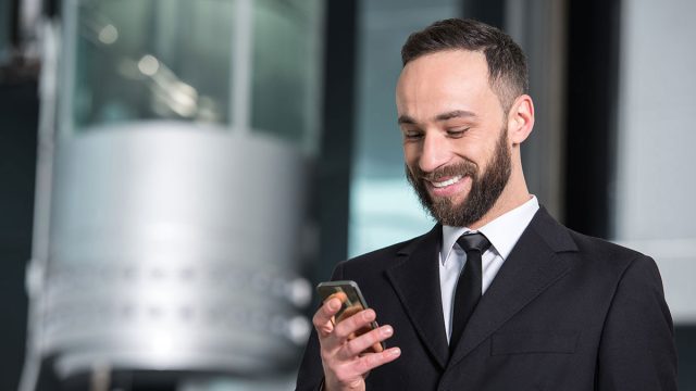 body language a capricorn man likes you through text